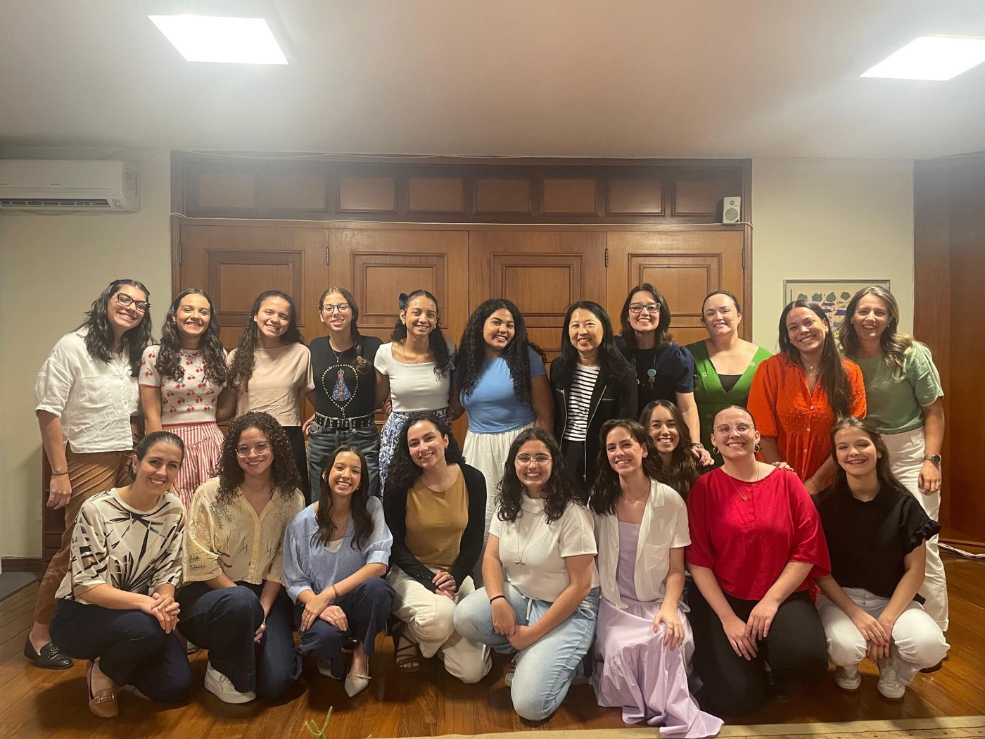 Turma reunida em encontro de formação da Enlace